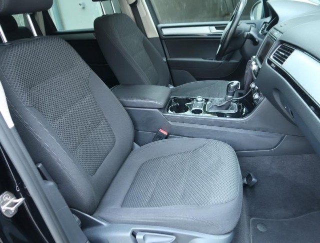 Volkswagen Touareg  3.0 TDI Business