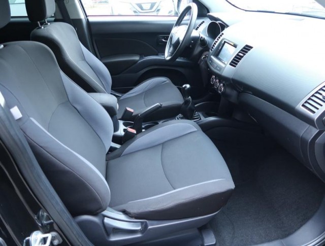 Mitsubishi Outlander  2.0 DI-D 