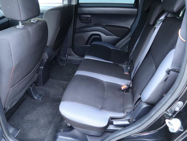 Mitsubishi Outlander  2.0 DI-D 