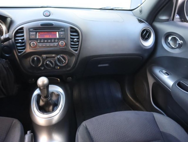 Nissan Juke  1.6 i 