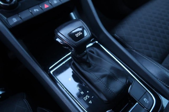 Škoda Karoq  1.5 TSI 