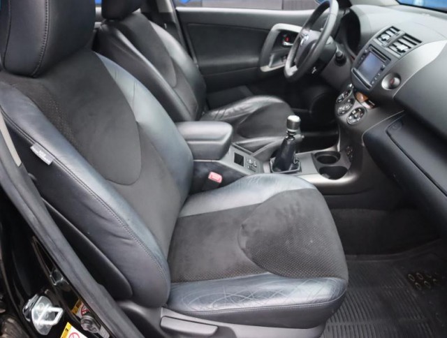 Toyota RAV 4  2.0 VVT-i 