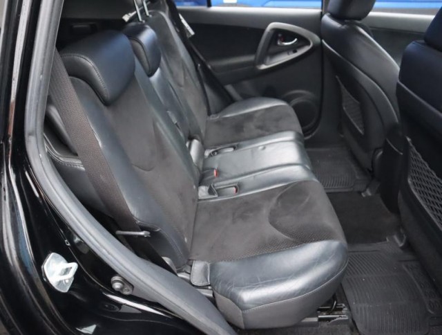 Toyota RAV 4  2.0 VVT-i 