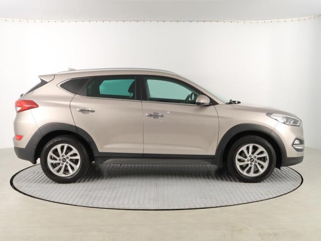 Hyundai Tucson  1.7 CRDi 