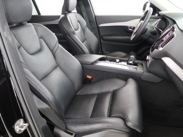 Volvo XC90  B5 AWD R-Design