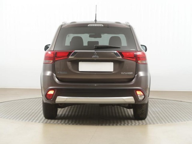 Mitsubishi Outlander  2.2 DI-D 