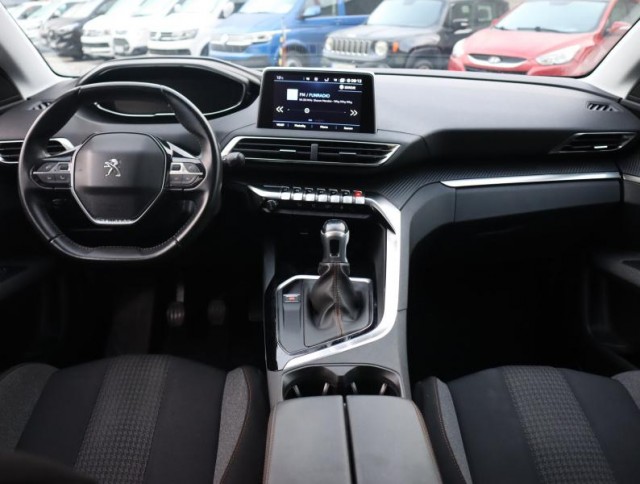 Peugeot 3008  1.5 BlueHDi 