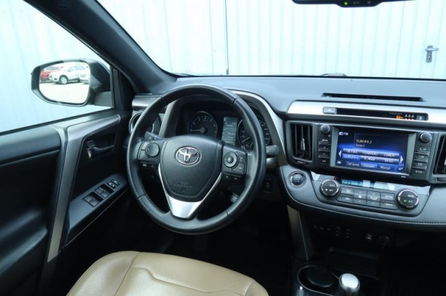 Toyota RAV 4  2.0 VVT-i 