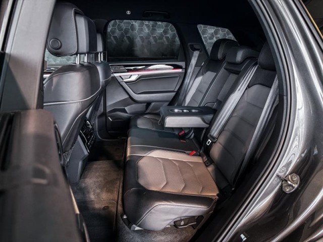 Volkswagen Touareg  3.0 TDI R-Line