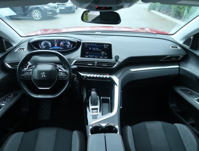 Peugeot 3008  1.6 BlueHDi Family