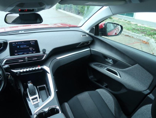 Peugeot 3008  1.6 BlueHDi Family