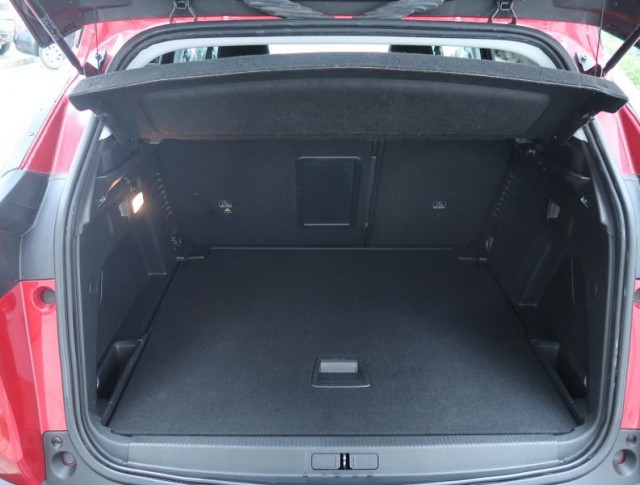 Peugeot 3008  1.6 BlueHDi Family