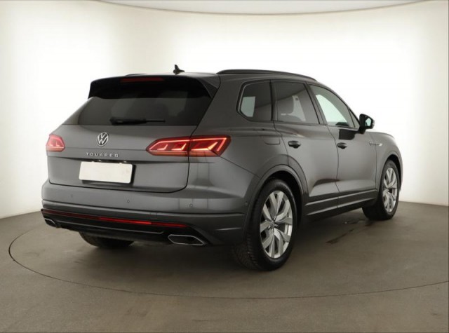 Volkswagen Touareg  3.0 TDI R-Line