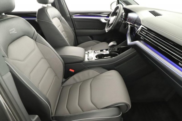 Volkswagen Touareg  3.0 TDI R-Line