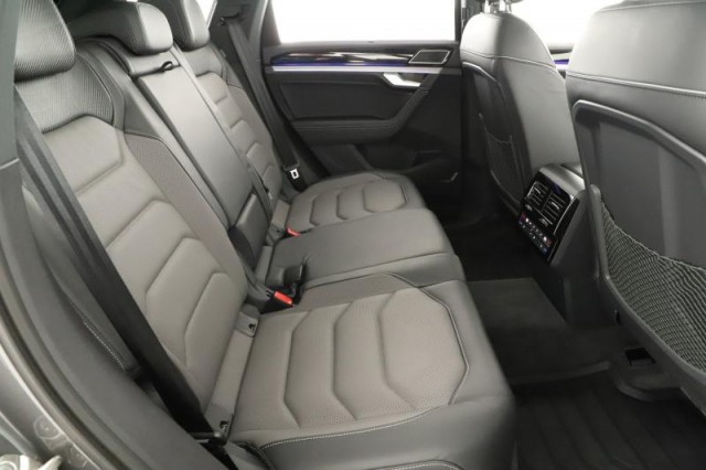 Volkswagen Touareg  3.0 TDI R-Line