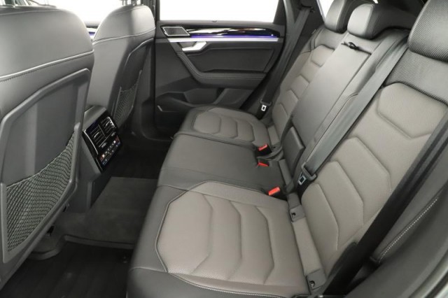 Volkswagen Touareg  3.0 TDI R-Line