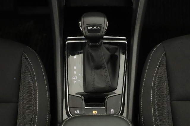 Škoda Karoq  1.5 TSI Fresh