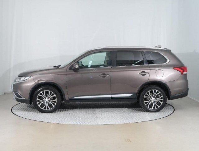 Mitsubishi Outlander  2.2 DI-D 