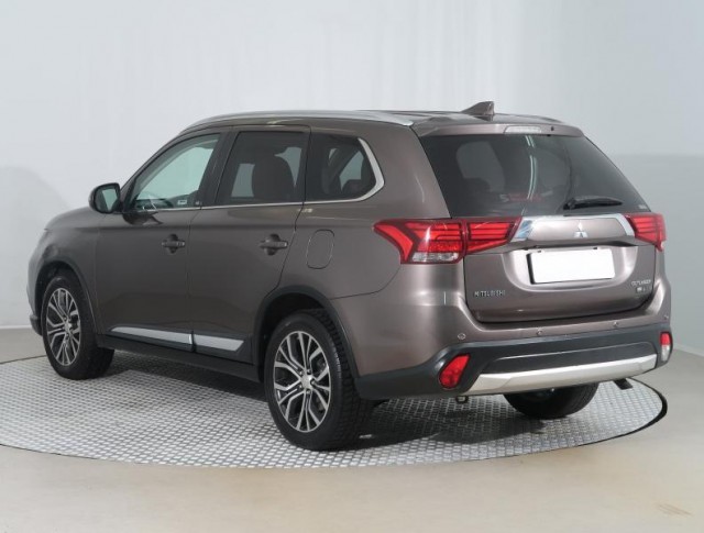 Mitsubishi Outlander  2.2 DI-D 