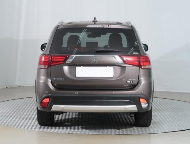 Mitsubishi Outlander  2.2 DI-D 