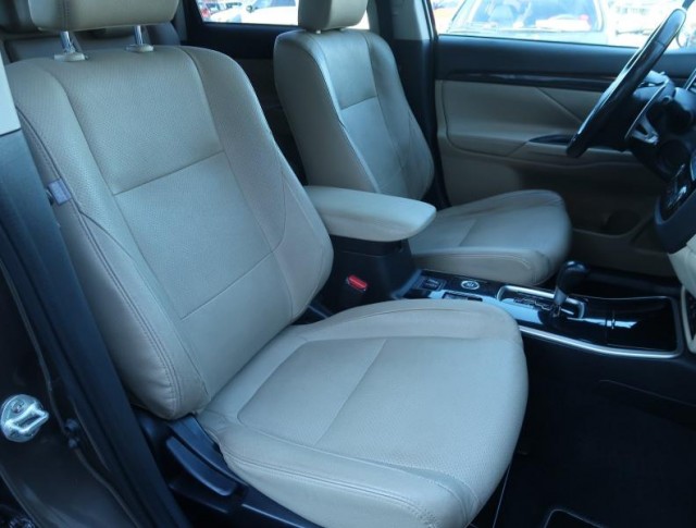 Mitsubishi Outlander  2.2 DI-D 