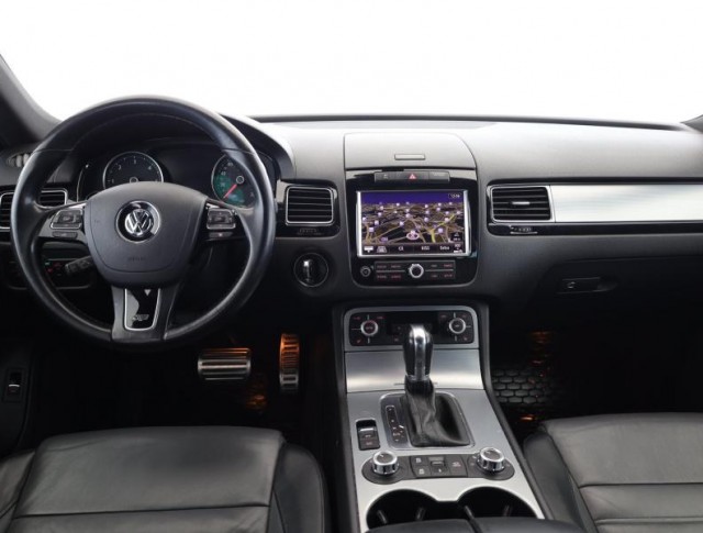 Volkswagen Touareg  3.0 TDI R-Line