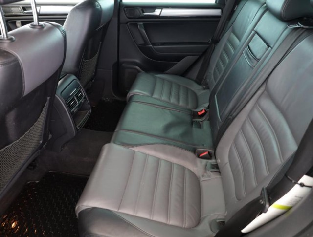 Volkswagen Touareg  3.0 TDI R-Line