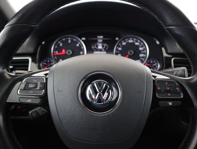 Volkswagen Touareg  3.0 TDI R-Line
