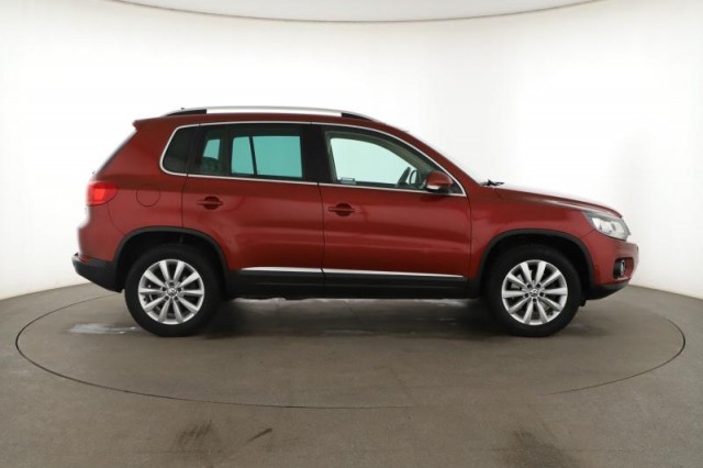Volkswagen Tiguan  2.0 TSI 