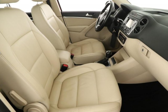 Volkswagen Tiguan  2.0 TSI 