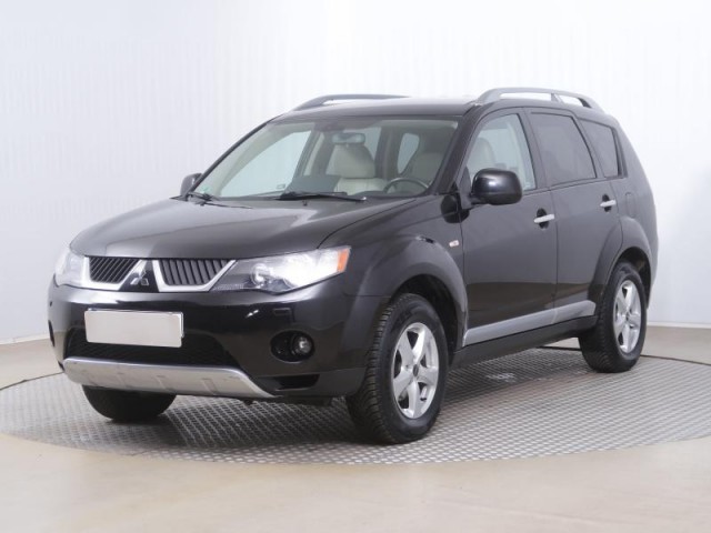 Mitsubishi Outlander  2.4 MIVEC Intense