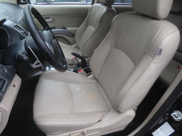 Mitsubishi Outlander  2.4 MIVEC Intense