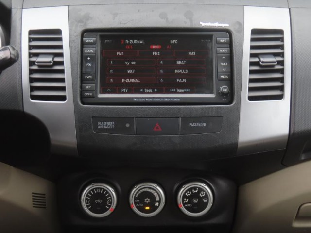 Mitsubishi Outlander  2.4 MIVEC Intense