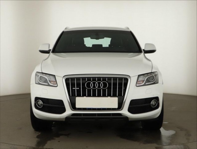 Audi Q5  3.0 TDI S line