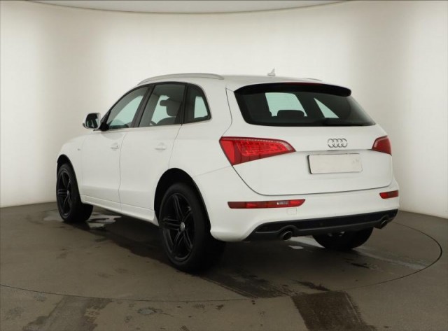 Audi Q5  3.0 TDI S line