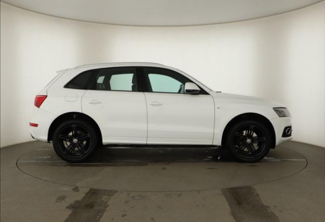 Audi Q5  3.0 TDI S line