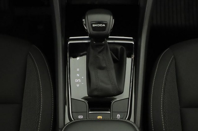 Škoda Karoq  1.5 TSI Fresh