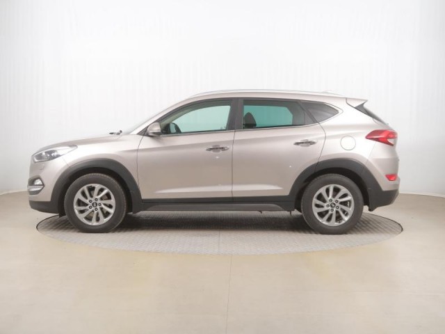 Hyundai Tucson  2.0 CRDi 