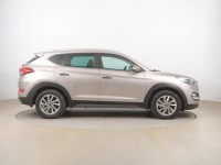 Hyundai Tucson  2.0 CRDi 