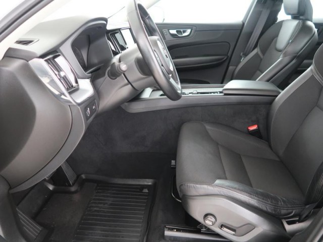 Volvo XC60  B4 AWD Momentum