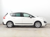 Peugeot 3008  Hybrid4 