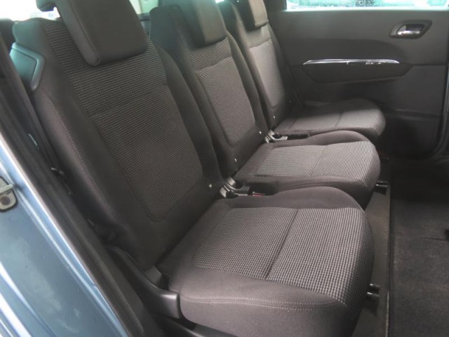 Peugeot 5008  1.6 HDi 