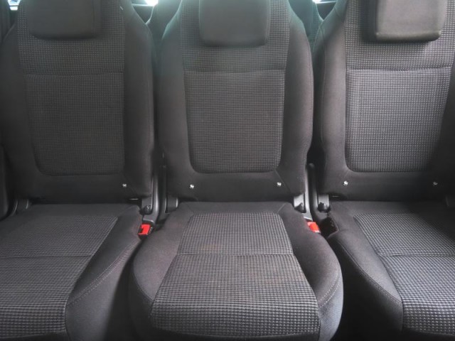 Peugeot 5008  1.6 HDi 