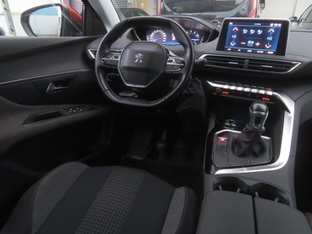 Peugeot 3008  1.2 PureTech 