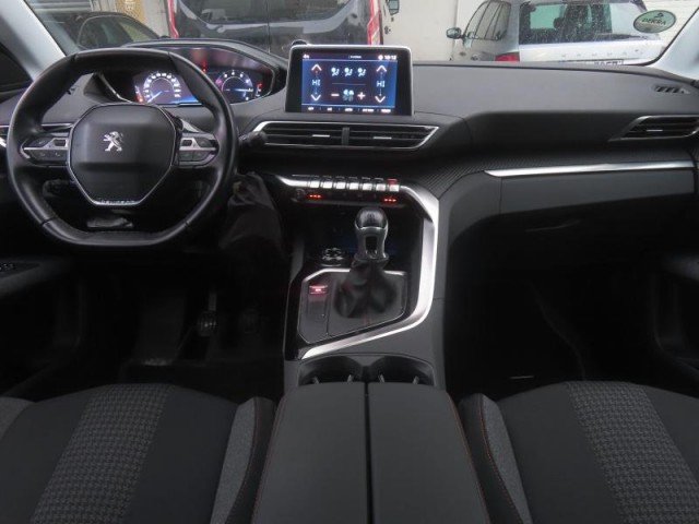 Peugeot 3008  1.2 PureTech 