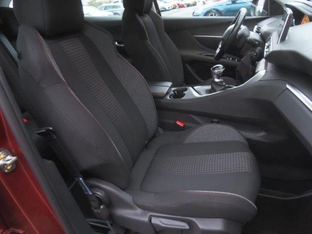 Peugeot 3008  1.2 PureTech 