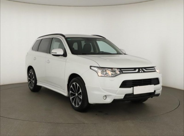 Mitsubishi Outlander  2.2 DI-D Invite