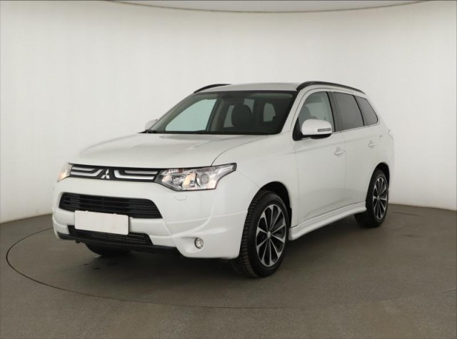 Mitsubishi Outlander  2.2 DI-D Invite