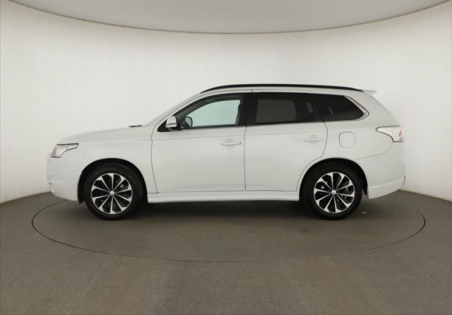 Mitsubishi Outlander  2.2 DI-D Invite