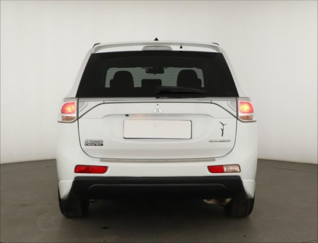 Mitsubishi Outlander  2.2 DI-D Invite